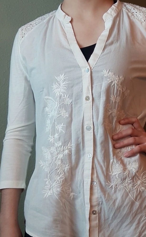 Off white detailed button up shirt